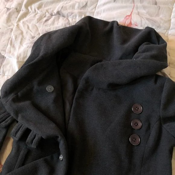 Trench Coat - Picture 4 of 11
